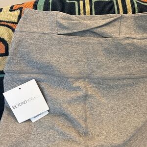 NWT Beyond Yoga Heather Gray Leggings